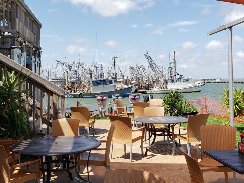 Moondog Seaside Eatery exterior